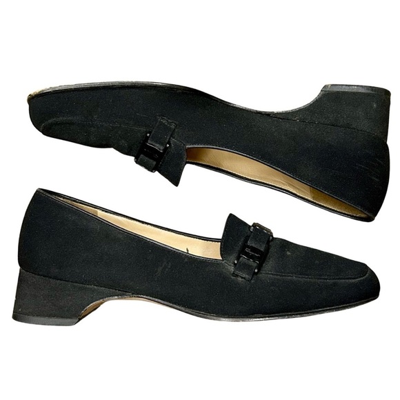 Salvatore Ferragamo Black Fabric Vara Bow Loafers
Size: 7 C (fits true to size) - Picture 3 of 9